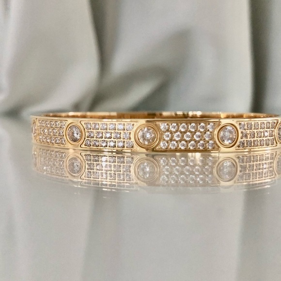Gold Pavé Screw Classic Model Bracelet with 10 Gems 💎 - Picture 5 of 8